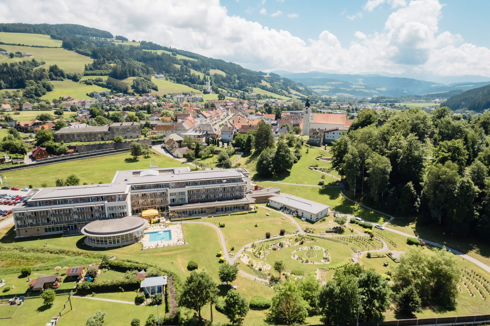 OptimaMed Bad St. Leonhard Aussenansicht
